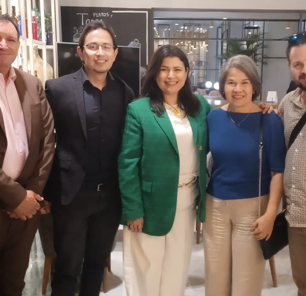 La Asociación Pura Vida Solidaria y la Embajada de Costa Rica en España
